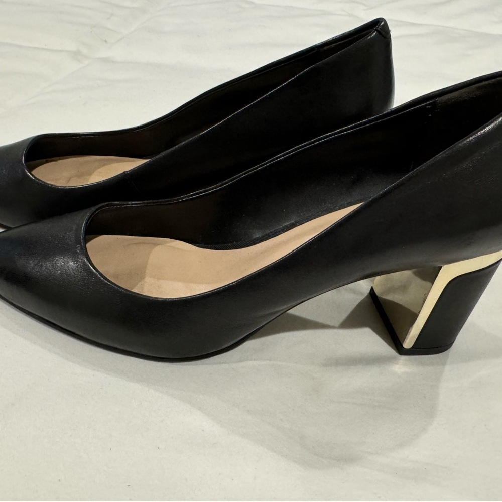 DKNY BLACK LEATHER BLOCK HEELS sz8.5
